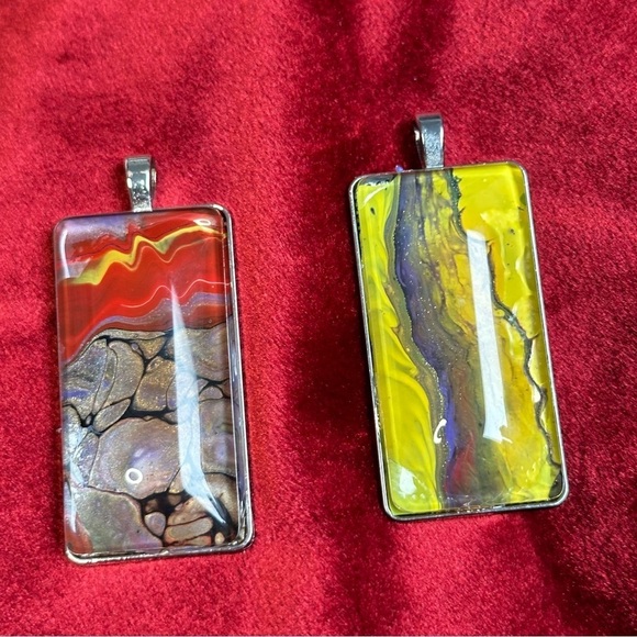 Fluid Art, Acrylic Hand Paint Pendants, Abstract, Glass cabochon 2 In Set 1876 - Picture 4 of 8